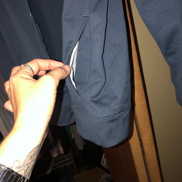 Big Boys Under Armour Sweater Bundle - Picture 4 of 4